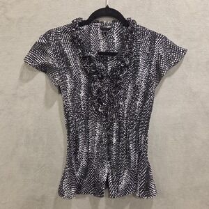 East 5th Polka-dot Ruffle‎ Shirt Women's Size Small? Stretchy Coquette Classic